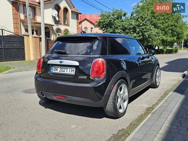 Черный Мини Hatch, объемом двигателя 1.5 л и пробегом 249 тыс. км за 7200 $, фото 5 на Automoto.ua