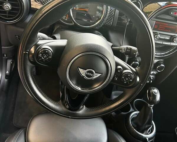Черный Мини Hatch, объемом двигателя 2 л и пробегом 150 тыс. км за 14900 $, фото 7 на Automoto.ua