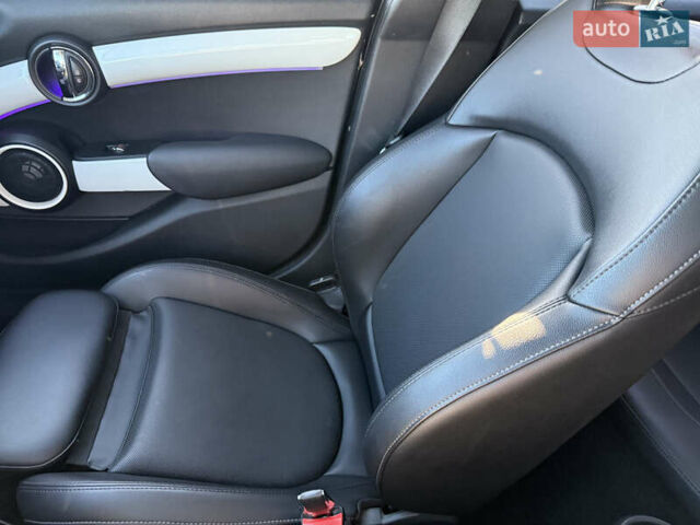 Черный Мини Hatch, объемом двигателя 2 л и пробегом 87 тыс. км за 12500 $, фото 29 на Automoto.ua
