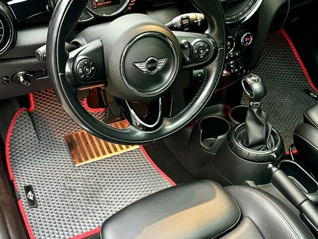 Черный Мини Hatch, объемом двигателя 2 л и пробегом 83 тыс. км за 17000 $, фото 5 на Automoto.ua