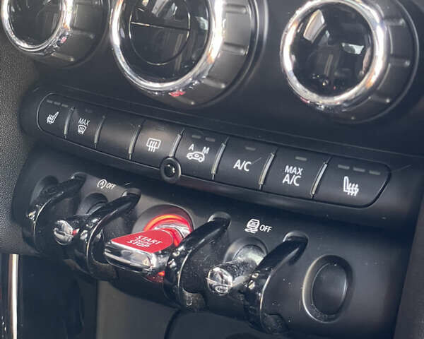 Черный Мини Hatch, объемом двигателя 2 л и пробегом 116 тыс. км за 17800 $, фото 14 на Automoto.ua