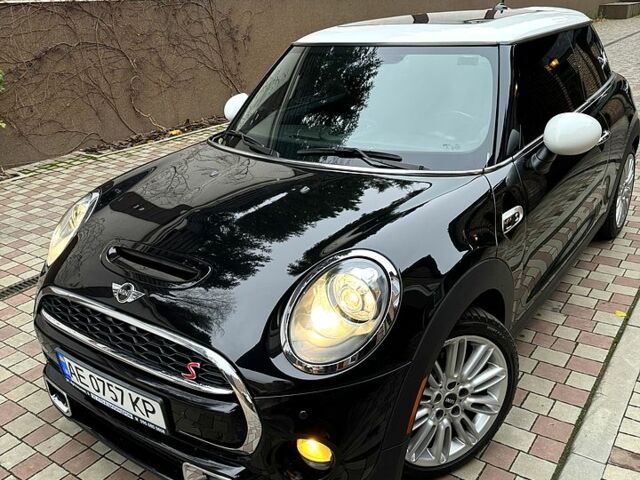 Черный Мини Hatch, объемом двигателя 2 л и пробегом 83 тыс. км за 17000 $, фото 2 на Automoto.ua