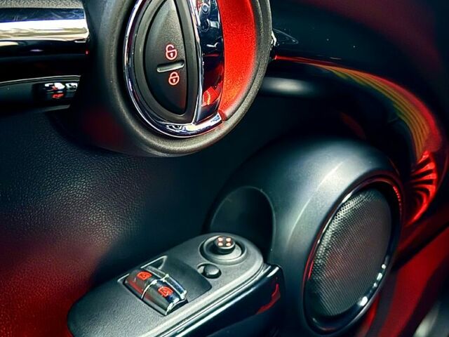 Черный Мини Hatch, объемом двигателя 2 л и пробегом 83 тыс. км за 17000 $, фото 7 на Automoto.ua