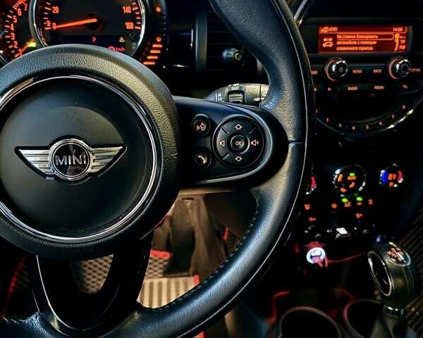 Чорний Міні Hatch, об'ємом двигуна 2 л та пробігом 83 тис. км за 18000 $, фото 7 на Automoto.ua