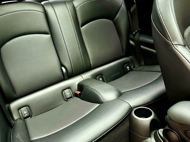 Чорний Міні Hatch, об'ємом двигуна 2 л та пробігом 83 тис. км за 17000 $, фото 6 на Automoto.ua