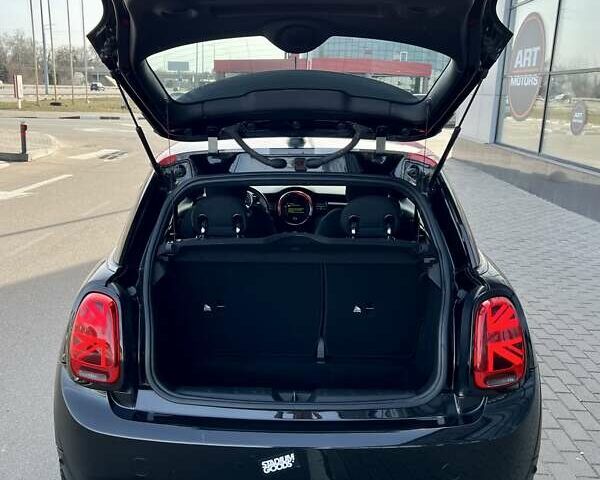 Черный Мини Hatch, объемом двигателя 1.5 л и пробегом 100 тыс. км за 11200 $, фото 14 на Automoto.ua