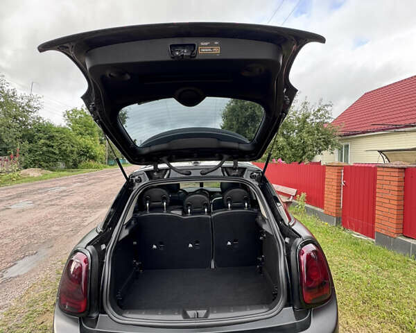 Черный Мини Hatch, объемом двигателя 2 л и пробегом 50 тыс. км за 17800 $, фото 9 на Automoto.ua