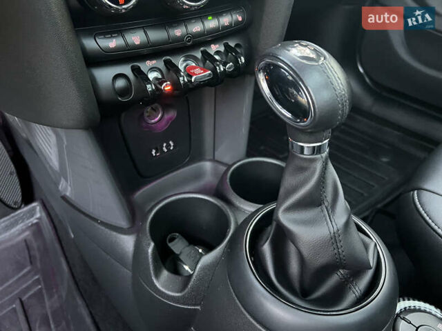 Черный Мини Hatch, объемом двигателя 1.5 л и пробегом 60 тыс. км за 12950 $, фото 62 на Automoto.ua