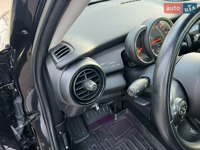 Черный Мини Hatch, объемом двигателя 1.5 л и пробегом 60 тыс. км за 12950 $, фото 42 на Automoto.ua