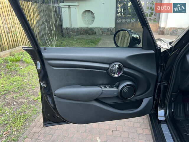 Черный Мини Hatch, объемом двигателя 1.5 л и пробегом 60 тыс. км за 12950 $, фото 32 на Automoto.ua