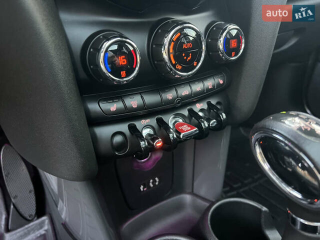 Черный Мини Hatch, объемом двигателя 1.5 л и пробегом 60 тыс. км за 12950 $, фото 61 на Automoto.ua