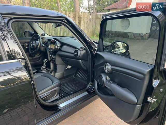 Черный Мини Hatch, объемом двигателя 1.5 л и пробегом 60 тыс. км за 12950 $, фото 89 на Automoto.ua
