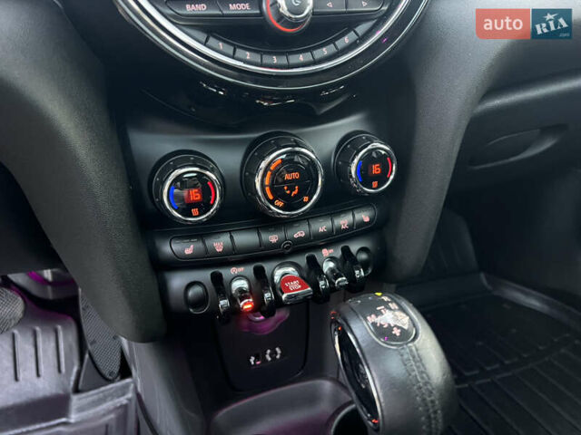 Черный Мини Hatch, объемом двигателя 1.5 л и пробегом 60 тыс. км за 12950 $, фото 60 на Automoto.ua