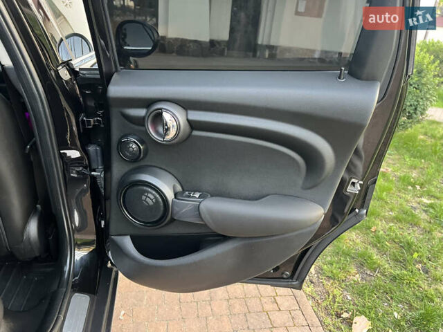 Черный Мини Hatch, объемом двигателя 1.5 л и пробегом 60 тыс. км за 12950 $, фото 83 на Automoto.ua