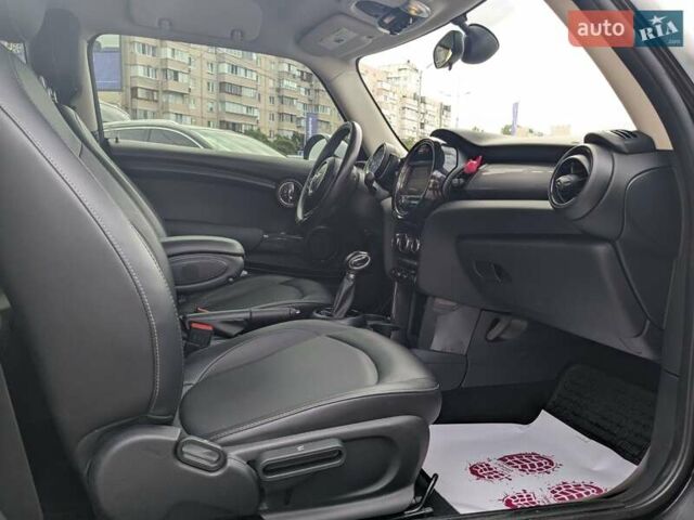 Черный Мини Hatch, объемом двигателя 1.5 л и пробегом 86 тыс. км за 12600 $, фото 20 на Automoto.ua