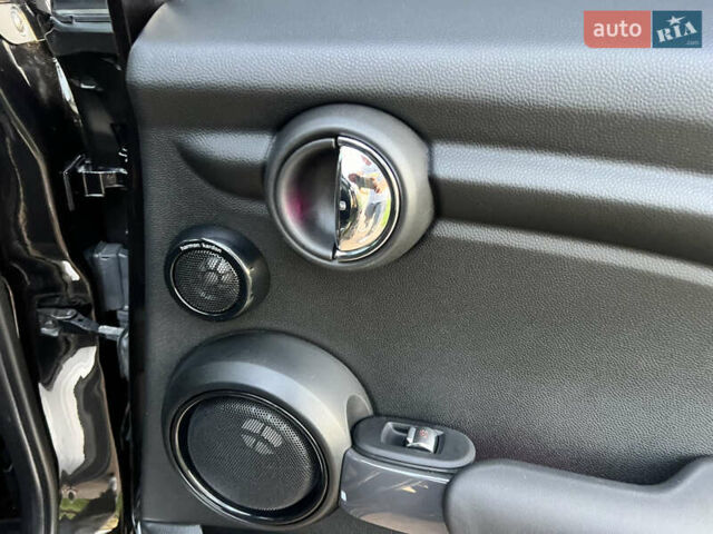 Черный Мини Hatch, объемом двигателя 1.5 л и пробегом 60 тыс. км за 12950 $, фото 84 на Automoto.ua