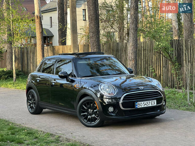 Черный Мини Hatch, объемом двигателя 1.5 л и пробегом 60 тыс. км за 12950 $, фото 1 на Automoto.ua