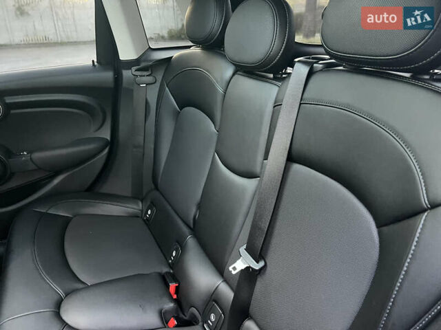 Черный Мини Hatch, объемом двигателя 1.5 л и пробегом 60 тыс. км за 12950 $, фото 76 на Automoto.ua