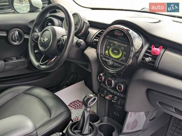 Черный Мини Hatch, объемом двигателя 1.5 л и пробегом 86 тыс. км за 12600 $, фото 19 на Automoto.ua