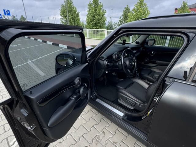 Черный Мини Hatch, объемом двигателя 2 л и пробегом 50 тыс. км за 16800 $, фото 10 на Automoto.ua