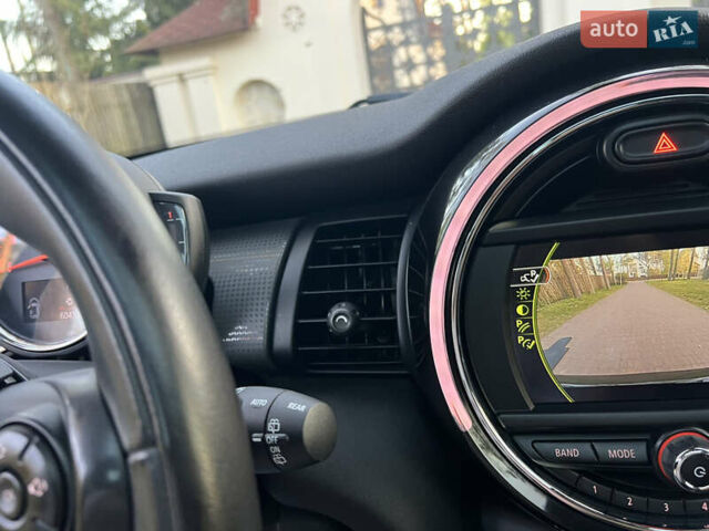 Черный Мини Hatch, объемом двигателя 1.5 л и пробегом 60 тыс. км за 12950 $, фото 67 на Automoto.ua