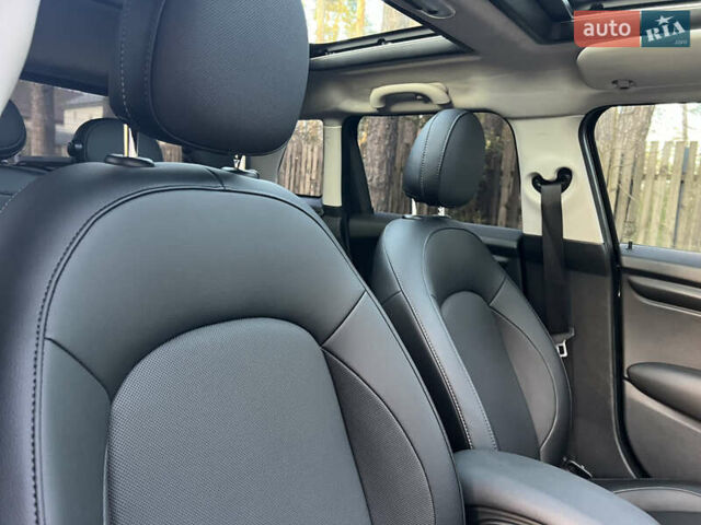 Черный Мини Hatch, объемом двигателя 1.5 л и пробегом 60 тыс. км за 12950 $, фото 105 на Automoto.ua