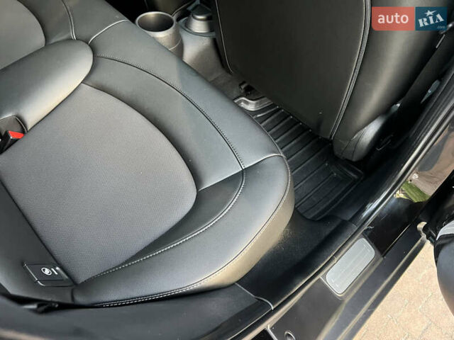 Черный Мини Hatch, объемом двигателя 1.5 л и пробегом 60 тыс. км за 12950 $, фото 85 на Automoto.ua