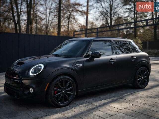 Черный Мини Hatch, объемом двигателя 2 л и пробегом 50 тыс. км за 16800 $, фото 24 на Automoto.ua