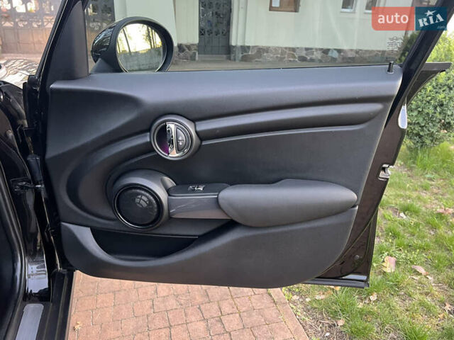 Черный Мини Hatch, объемом двигателя 1.5 л и пробегом 60 тыс. км за 12950 $, фото 93 на Automoto.ua