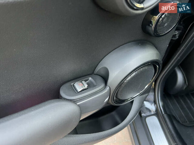 Черный Мини Hatch, объемом двигателя 1.5 л и пробегом 60 тыс. км за 12950 $, фото 78 на Automoto.ua