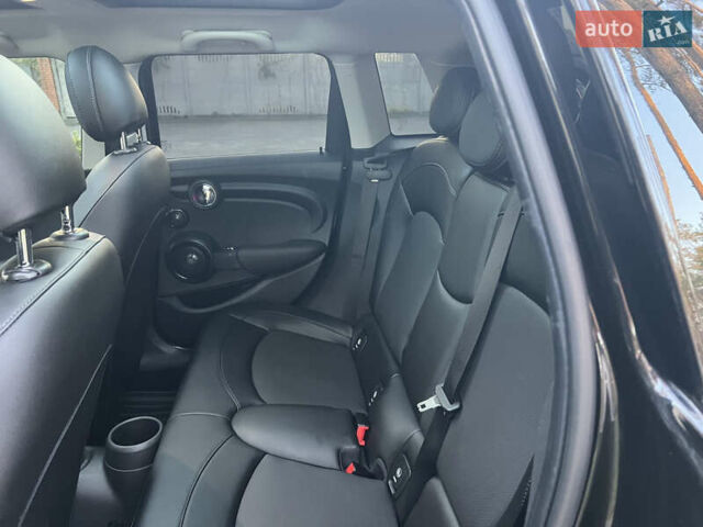 Черный Мини Hatch, объемом двигателя 1.5 л и пробегом 60 тыс. км за 12950 $, фото 73 на Automoto.ua