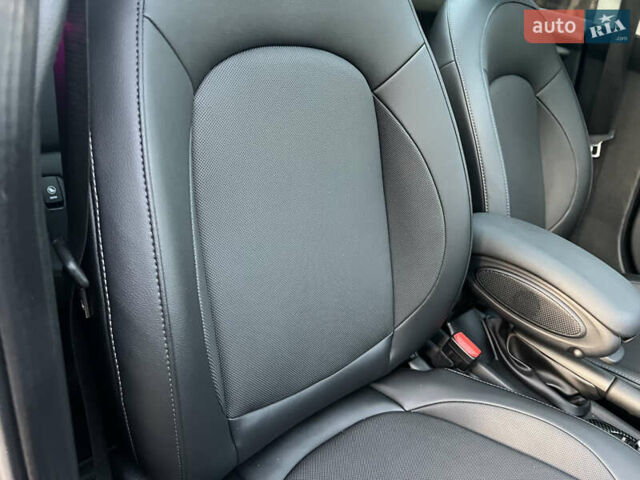 Черный Мини Hatch, объемом двигателя 1.5 л и пробегом 60 тыс. км за 12950 $, фото 104 на Automoto.ua