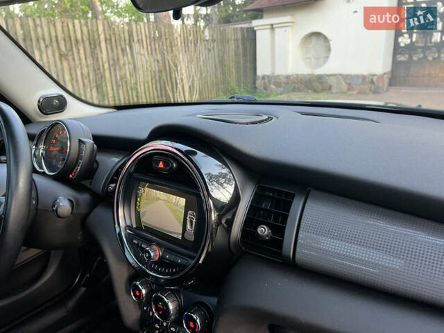 Черный Мини Hatch, объемом двигателя 1.5 л и пробегом 60 тыс. км за 12950 $, фото 111 на Automoto.ua