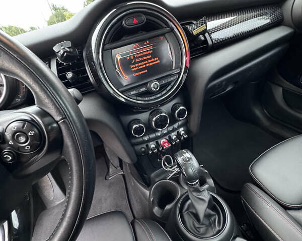 Черный Мини Hatch, объемом двигателя 2 л и пробегом 50 тыс. км за 17800 $, фото 17 на Automoto.ua