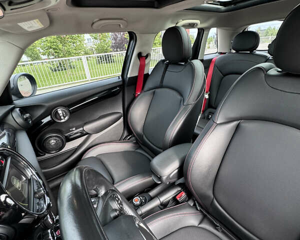 Черный Мини Hatch, объемом двигателя 2 л и пробегом 50 тыс. км за 17800 $, фото 12 на Automoto.ua