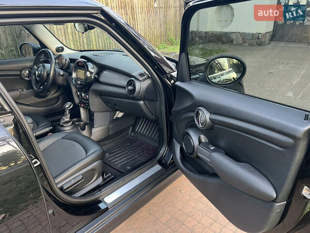 Черный Мини Hatch, объемом двигателя 1.5 л и пробегом 60 тыс. км за 12950 $, фото 91 на Automoto.ua