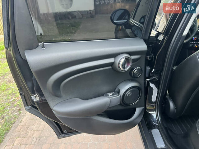 Черный Мини Hatch, объемом двигателя 1.5 л и пробегом 60 тыс. км за 12950 $, фото 135 на Automoto.ua