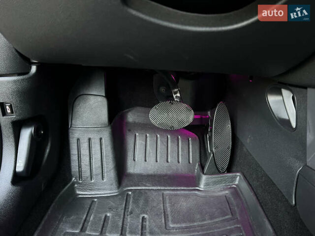 Черный Мини Hatch, объемом двигателя 1.5 л и пробегом 60 тыс. км за 12950 $, фото 70 на Automoto.ua