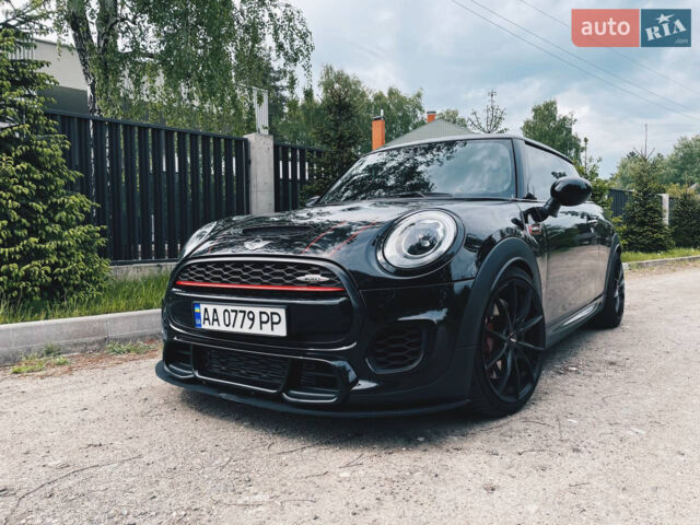 Черный Мини Hatch, объемом двигателя 2 л и пробегом 60 тыс. км за 27000 $, фото 4 на Automoto.ua