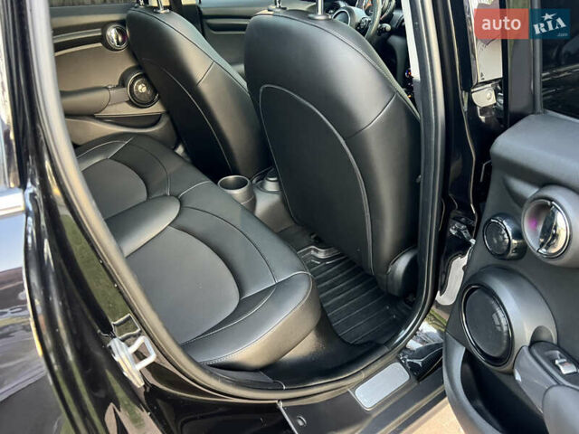 Черный Мини Hatch, объемом двигателя 1.5 л и пробегом 60 тыс. км за 12950 $, фото 82 на Automoto.ua