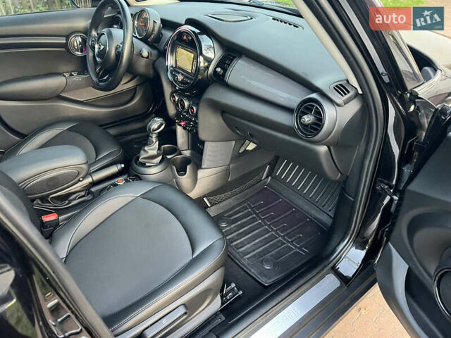 Черный Мини Hatch, объемом двигателя 1.5 л и пробегом 60 тыс. км за 12950 $, фото 92 на Automoto.ua