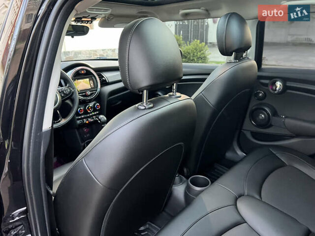 Черный Мини Hatch, объемом двигателя 1.5 л и пробегом 60 тыс. км за 12950 $, фото 134 на Automoto.ua