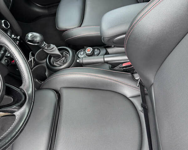 Черный Мини Hatch, объемом двигателя 2 л и пробегом 50 тыс. км за 17800 $, фото 21 на Automoto.ua