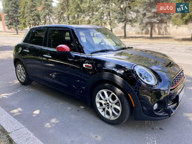 Черный Мини Hatch, объемом двигателя 2 л и пробегом 58 тыс. км за 17600 $, фото 9 на Automoto.ua