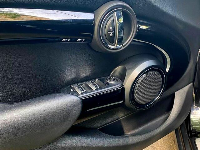 Чорний Міні Hatch, об'ємом двигуна 1.5 л та пробігом 58 тис. км за 21000 $, фото 8 на Automoto.ua