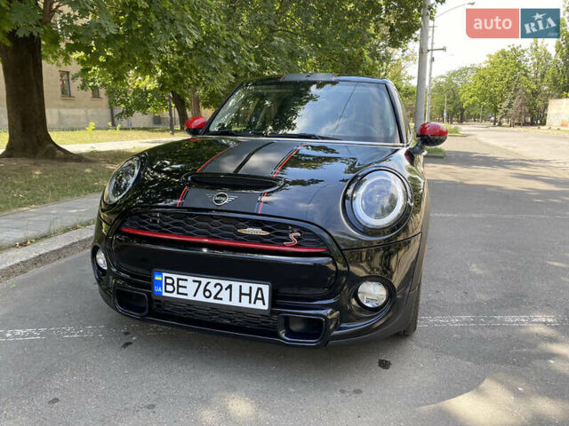Черный Мини Hatch, объемом двигателя 2 л и пробегом 58 тыс. км за 17600 $, фото 1 на Automoto.ua