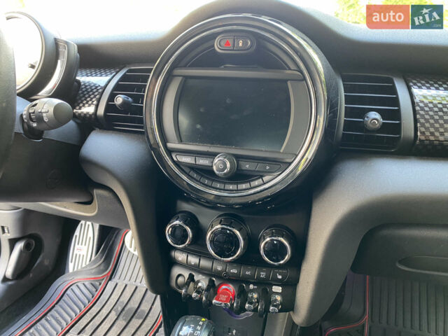 Черный Мини Hatch, объемом двигателя 2 л и пробегом 58 тыс. км за 16900 $, фото 25 на Automoto.ua