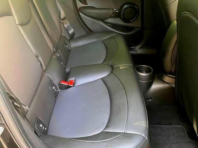 Чорний Міні Hatch, об'ємом двигуна 1.5 л та пробігом 58 тис. км за 21000 $, фото 4 на Automoto.ua