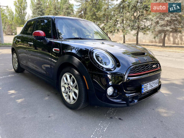 Черный Мини Hatch, объемом двигателя 2 л и пробегом 58 тыс. км за 17600 $, фото 3 на Automoto.ua