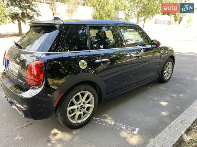 Чорний Міні Hatch, об'ємом двигуна 2 л та пробігом 58 тис. км за 17600 $, фото 4 на Automoto.ua